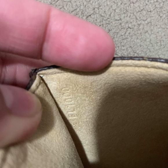 Pre Loved Louis Vuitton Pochette Twin - Picture 6 of 6